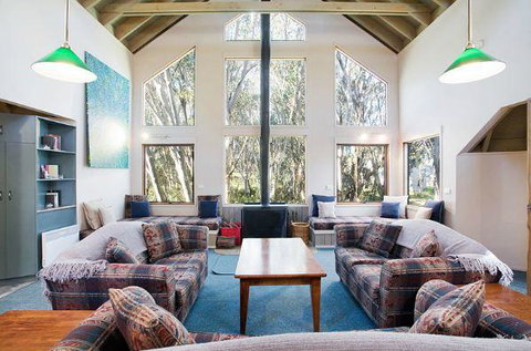 Absinthe - Accommodation Main Beach 1