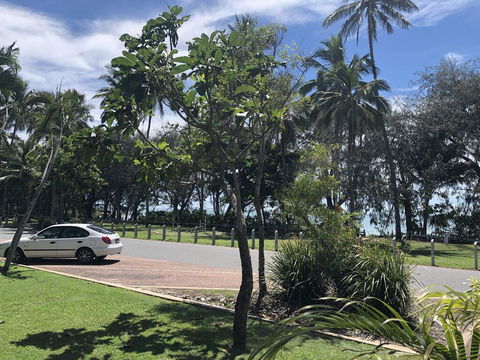 Absolute Beachfront - Accommodation Main Beach 3