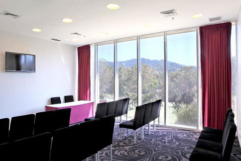 Absolute Beachfront Opal Cove Resort - Accommodation Main Beach 3