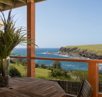 Absolute Oceanfront Cottage - Accommodation Main Beach