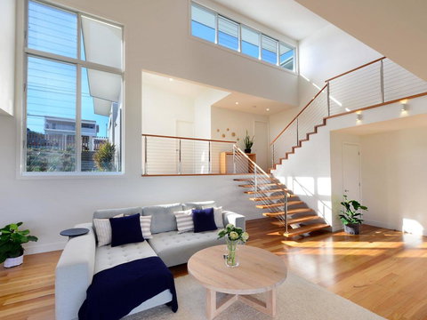 Absolute Waterfront - Accommodation Main Beach 3