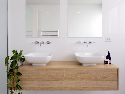 Absolute Waterfront - Accommodation Main Beach 2