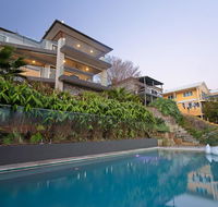 Absolute Waterfront Lakehouse Fishing Point Waterfront Pool Jetty - Accommodation Main Beach
