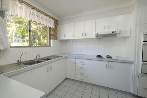 ACACIA - WEEKLY ONLY - Accommodation Main Beach 2