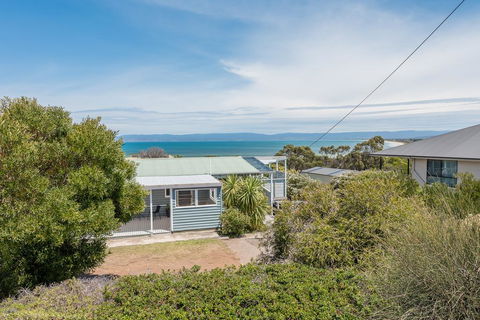 Acacia Cottage - Accommodation Main Beach 0