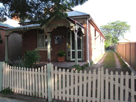 Acacia Cottage On Peel, Bathurst - Accommodation Main Beach 2
