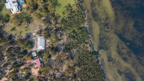Acacia Lakehouse - The Lake At Your Doorstep - Accommodation Main Beach 1