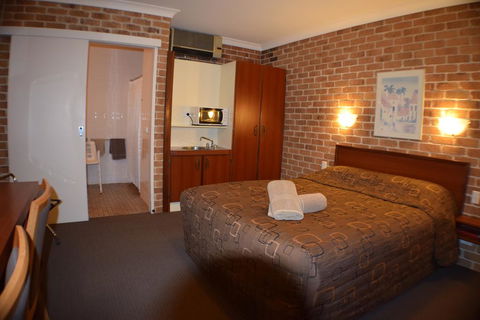 Acacia Motor Inn - Accommodation Main Beach 0