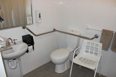Acacia Motor Inn - Accommodation Main Beach 2