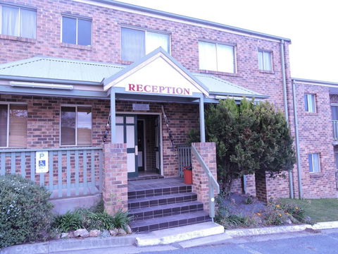 Acacia Snowy Motel - Accommodation Main Beach 2