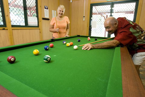 Acclaim Kingsway Tourist Park - Accommodation Main Beach 1