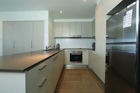 Accommodate Canberra - Aspire - Accommodation Main Beach 3