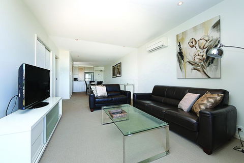 Accommodate Canberra - Aspire - Accommodation Main Beach 2