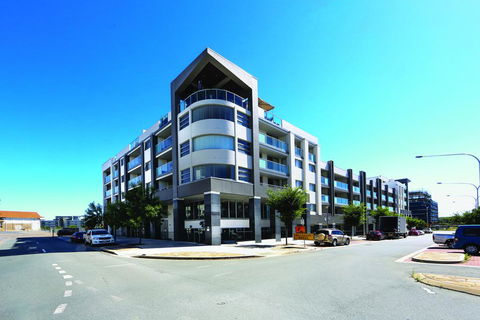 Accommodate Canberra - Aspire - Accommodation Main Beach 0