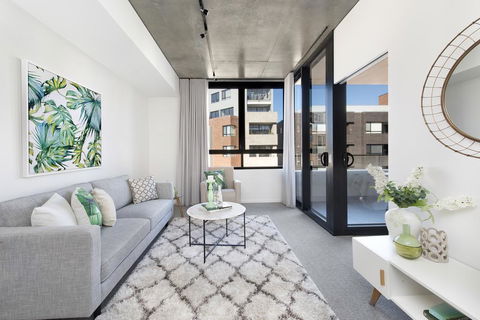 Accommodate Canberra - Azure - Accommodation Main Beach 1