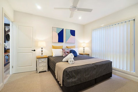 Accommodation Hunter - James Street Morpeth - Accommodation Main Beach 2
