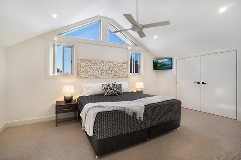 Accommodation Hunter - James Street Morpeth - Accommodation Main Beach 3