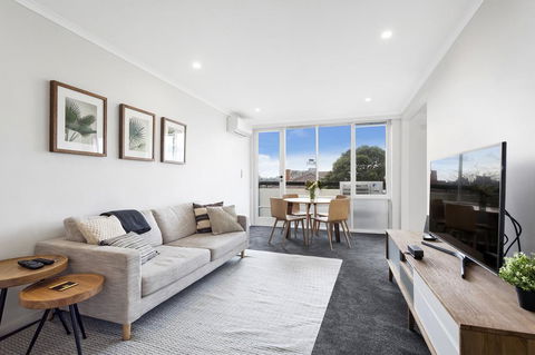 Ace's Place - Accommodation Main Beach 1