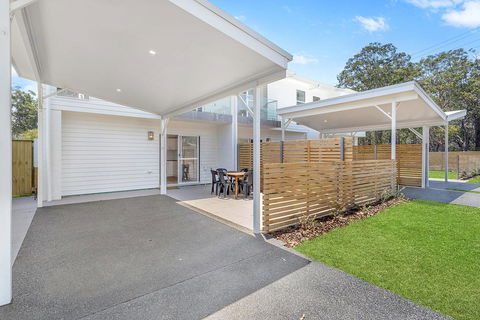 Achilles Street, 1/6 - Accommodation Main Beach 1
