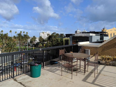 Acland Street Studio Apartment FREE PARKING - Accommodation Main Beach 2