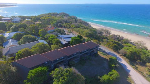 Acutterbove - Accommodation Main Beach 2