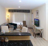 ADELAIDE CBD APARTMENT - 3BR 2BATH  CARPARK - Accommodation Main Beach