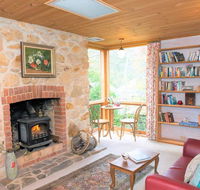 Adelaide Hills 'Camellia Cottage' - WiFi - Accommodation Main Beach
