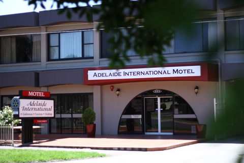 Adelaide International Motel - Accommodation Main Beach 2