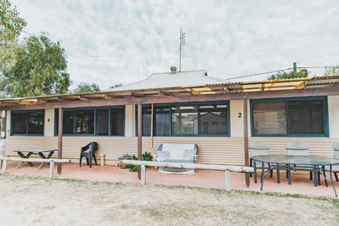 Dongara Hotel Motel - Accommodation Main Beach 4