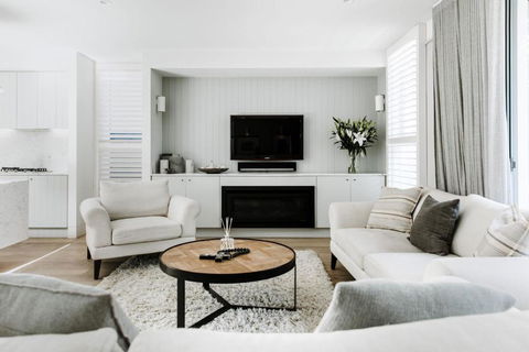 Double Bay Prestige IH - Accommodation Main Beach 1