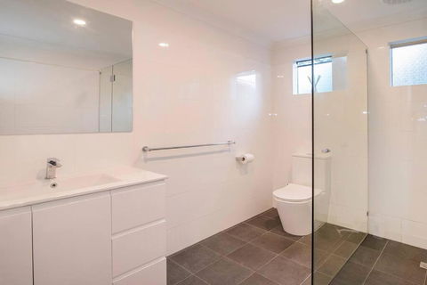 Eagle Bay Summerhaus - Accommodation Main Beach 2