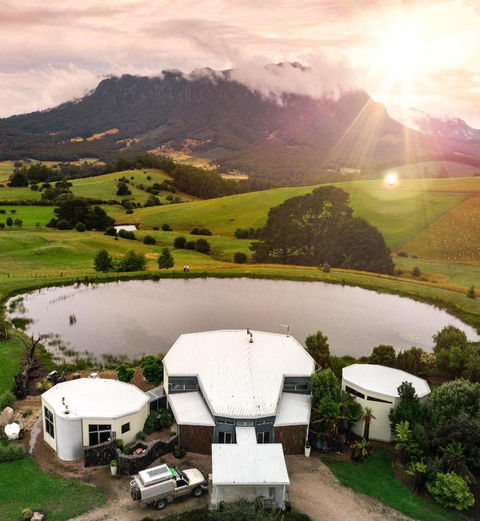 Eagles Nest Retreat - Accommodation Main Beach 0