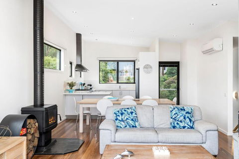 Earth Sea Sky - Accommodation Main Beach 2