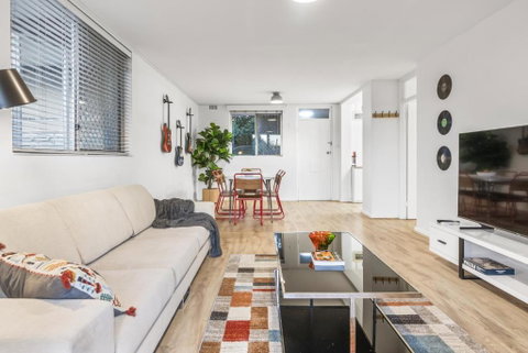 EAST4 - Vintage Vibes East Freo 2B 1BA - Accommodation Main Beach 2