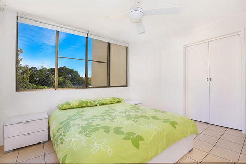 Eastbourne U4 80 Esplanade Golden Beach - Accommodation Main Beach 4