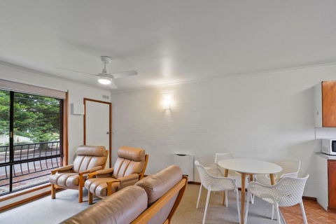 Eastern Beach Unit 5 - Accommodation Main Beach 2