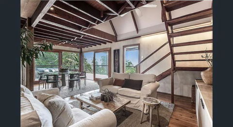 Eastern Rise-Unique Artisan Home Byron Hinterland - Accommodation Main Beach 1