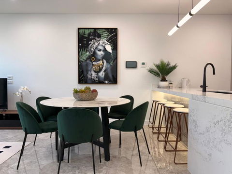 Eastgardens 4Bed 3Bath Brand New Townhouse 2 Car - Accommodation Main Beach 3