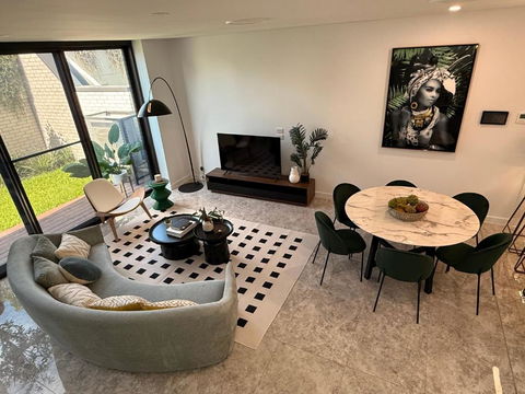 Eastgardens 4Bed 3Bath Brand New Townhouse 2 Car - Accommodation Main Beach 2