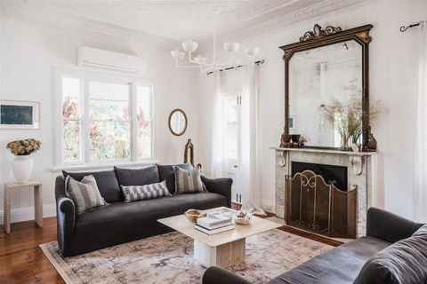 Eastnor House - Relax In Luxury - Accommodation Main Beach 0