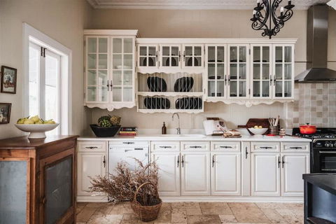 Eastnor House - Relax In Luxury - Accommodation Main Beach 1