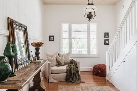 Eastnor House - Relax In Luxury - Accommodation Main Beach 2