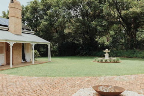 Eastnor House - Relax In Luxury - Accommodation Main Beach 4