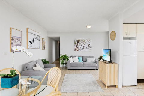 Ebbtide 30 - Accommodation Main Beach 1