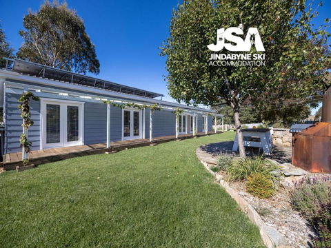 Edelweiss Cottage - Accommodation Main Beach 0