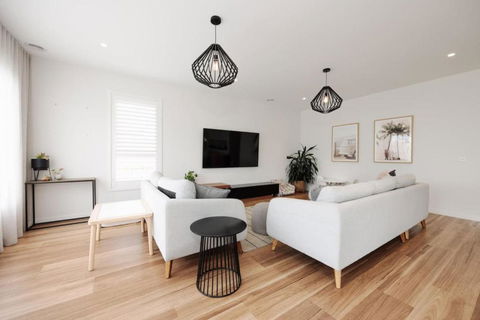 EDEN Spacious Torquay Family Escape - Accommodation Main Beach 1