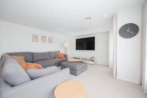 EDEN Spacious Torquay Family Escape - Accommodation Main Beach 3