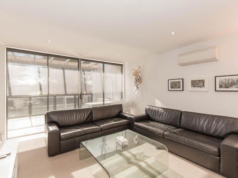 Edge 6 16 Clyde Street - Accommodation Main Beach 2