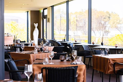 Edge Of The Bay Resort - Accommodation Main Beach 4