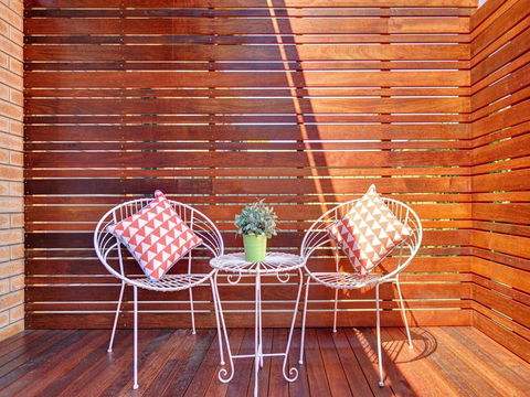 Eden By The Bay 98 Sandy Point Road - Accommodation Main Beach 0